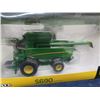 Image 2 : Ertl 1/32 Scale Die Cast John Deere S690 Combine Prestige Collection with Box