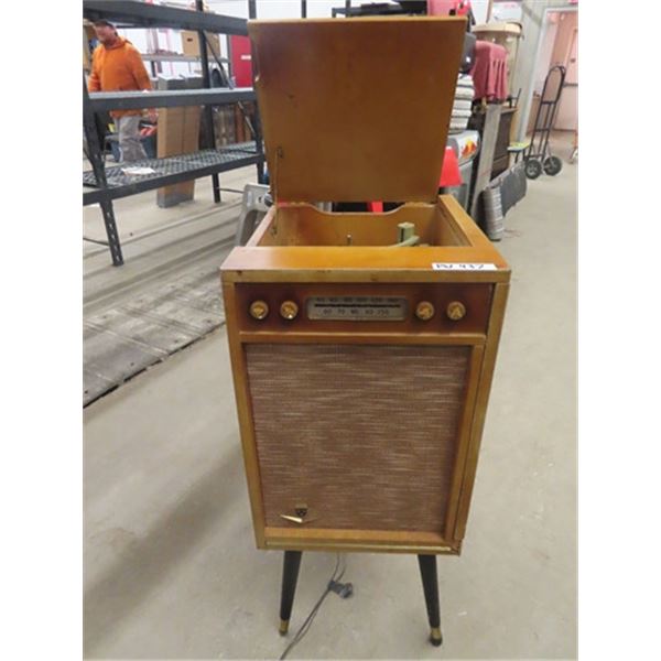 Vintage Fleetwood Cabinet Stereo Record Player