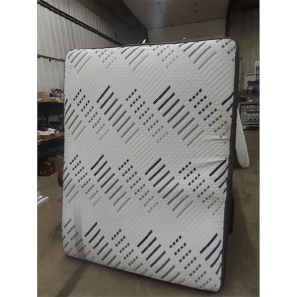 Queen Box Spring & Mattress 60" Wide