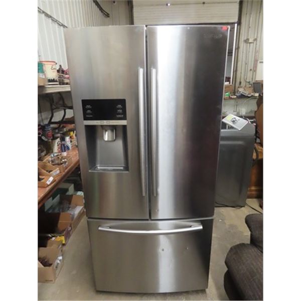 Samsung Stainless Steel Fridge Side by Side, Bottom Freezer with Water & Ice some small dents o