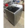 Image 2 : Maytag Bravos XL Steam Washing Machine