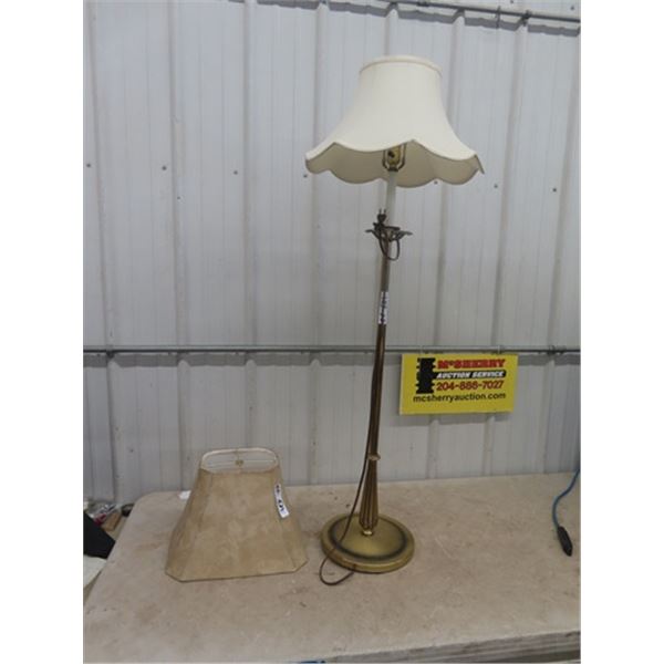 Floor Lamp with 2 Extra Shades