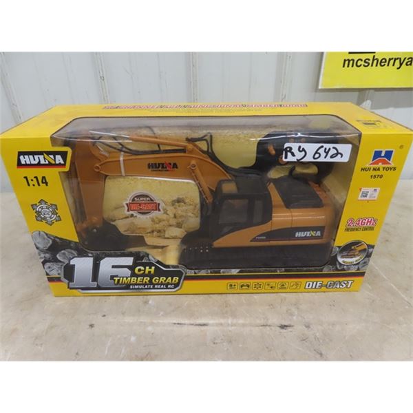 New In Box Hulna Die Cast 1/14 Scale Remote  Control Timber Grab Excavater