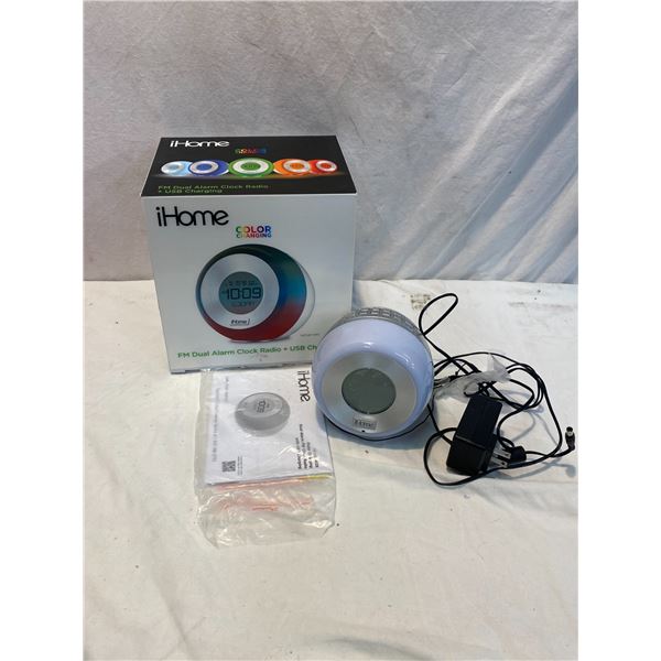 IHome changing color alarm clock radio