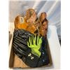 Image 1 : Ball gloves
