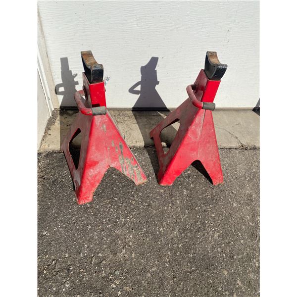 Jack stands