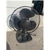 Image 1 : Table fan