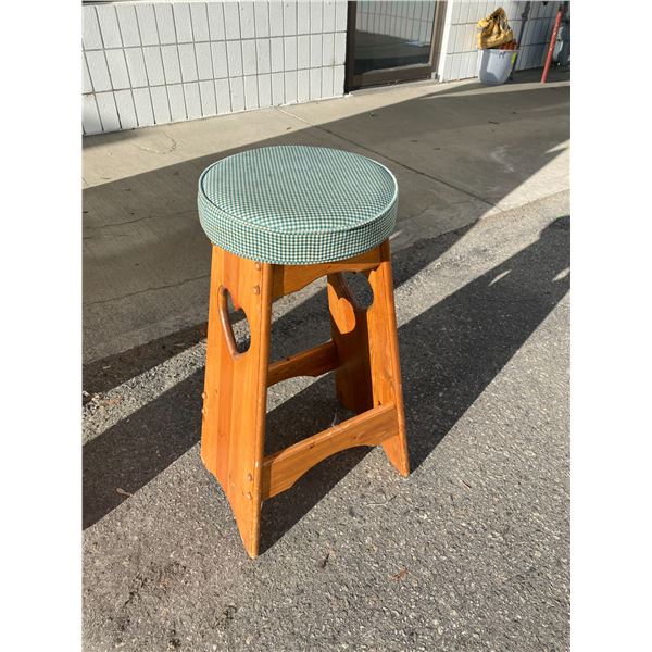 Single stool