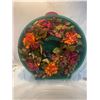 Image 2 : Wreath and storage container