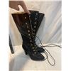Image 1 : Boots size 7.5