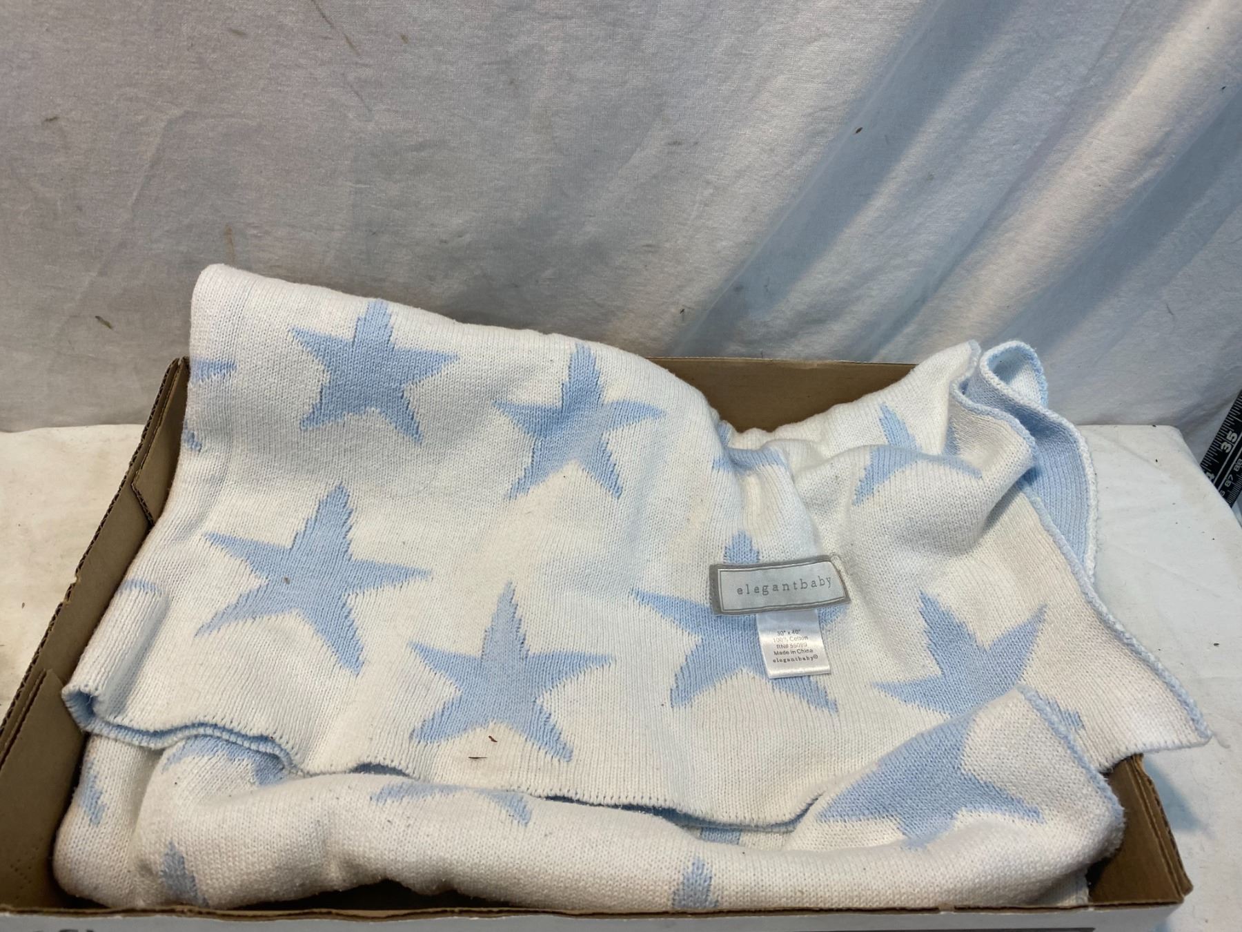 Elegant baby blanket 30"x40"