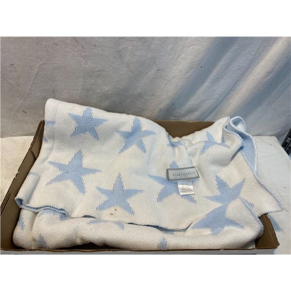 Elegant baby blanket 30"x40"