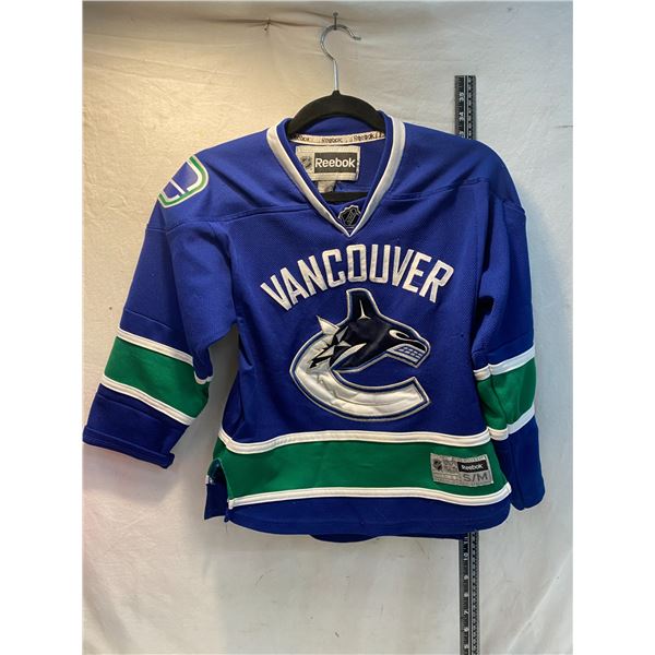 Youth small jersey Vancouver