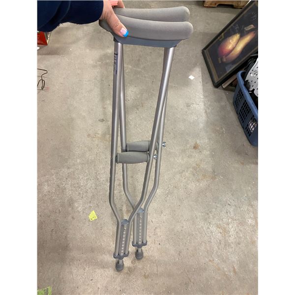 Adjustable crutches