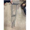Image 1 : Adjustable crutches