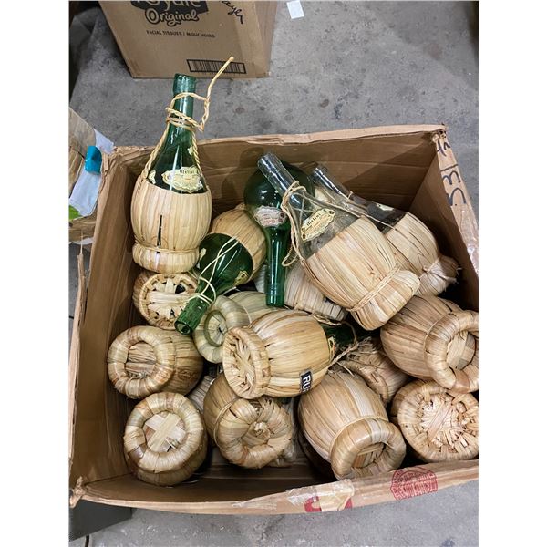 Box chanti empty bottles