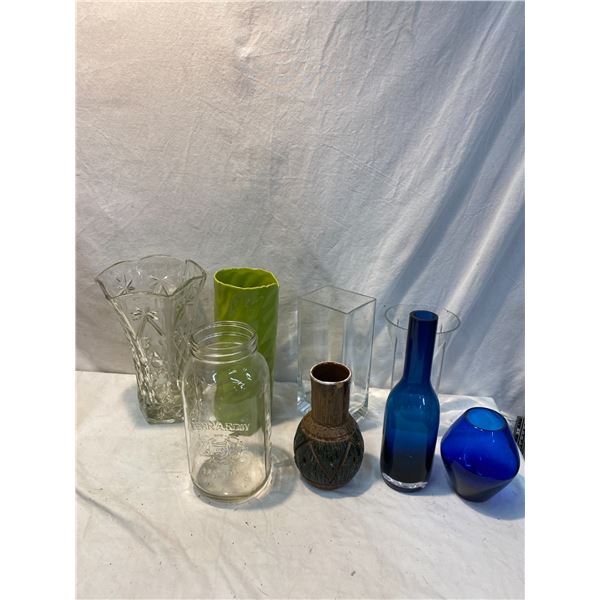 Vases and jar