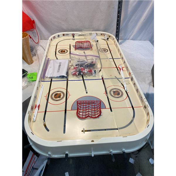 Table top hockey game