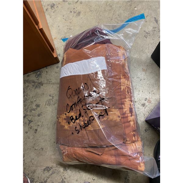 Queen comforter, bed skirt and sheet set