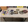 Image 2 : BOX OF SAW BLADES, GRINDING DISKS, ROPE AND PRY BAR