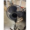Image 2 : 2 BLACK FLOOR FANS