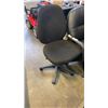 Image 2 : 2 GAS LIFT OFFICE CHAIRS