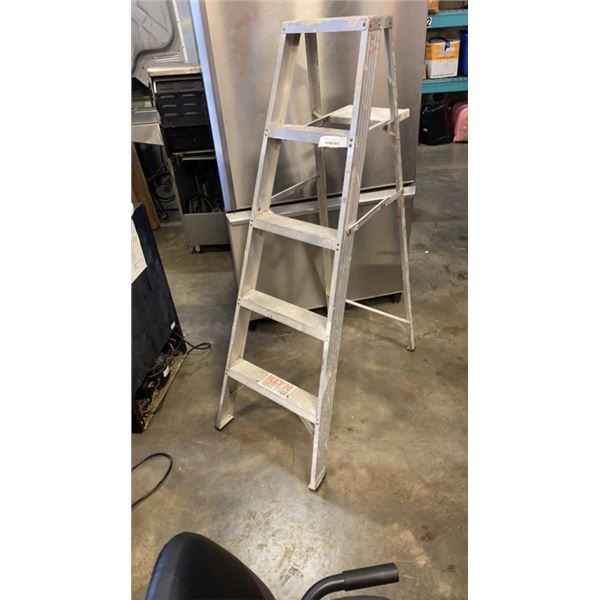 5 FOOT ALUMINUM A FRAME LADDER