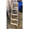 Image 2 : 5 FOOT ALUMINUM A FRAME LADDER