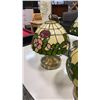 Image 3 : PAIR OF LEADED GLASS STYLE TABLE LAMPS - PLASTIC SHADES