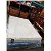 Image 2 : QUEEN SIZE SEALY POSTUREPEDIC TIGHT TOP MATTRESS