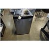 Image 1 : WHIRLPOOL BRUSHED METAL BAR FRIDGE