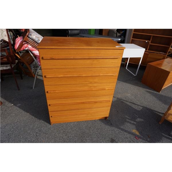 MID CENTURY MODERN 5 DRAWER CHEST OF DRAWERS - MADE IN DENMARK