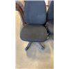 Image 2 : 3 GAS LIFT OFFICE CHAIRS