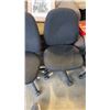 Image 3 : 3 GAS LIFT OFFICE CHAIRS