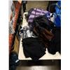 Image 2 : LOT OF LULULEMON CLOTHING