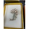 Image 2 : Lot of 3 Pearl Brooches