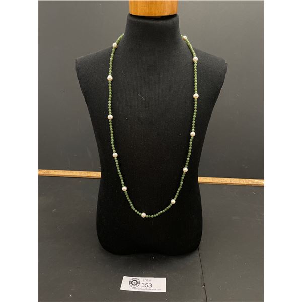 Lovely Pearl and Jade Necklace