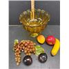 Image 2 : 2 Vintage Depression Glass Fruit Filled with Plastic Decorative Fruit