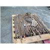 Image 2 : Pallet Multiple Metal Stakes & Locks