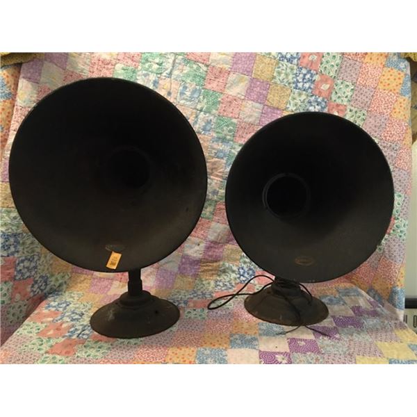 2 Radio Speakers