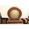 Image 1 : Oak Mantel Clock