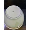Image 8 : Roseville Pottery Mixing Bowl and Pitcher