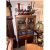 Image 3 : Curio Cabinet