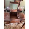 Image 2 : Mahogany Vanity