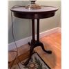 Image 2 : 2 Matching Mahogany Side Tables