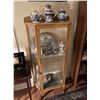 Image 1 : Curio Cabinet