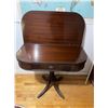 Image 1 : Mahogany Duncan Phyfe Lift Top Table