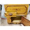 Image 3 : Lift Top Commode