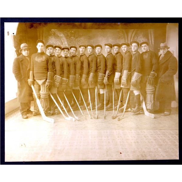 Two vintage photos of the Phoenix & Girard field hockey team 1930-31