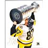 Image 4 : Two pictures of Sidney Crosby in action and with the autographed Stanley Cup and authenticated.